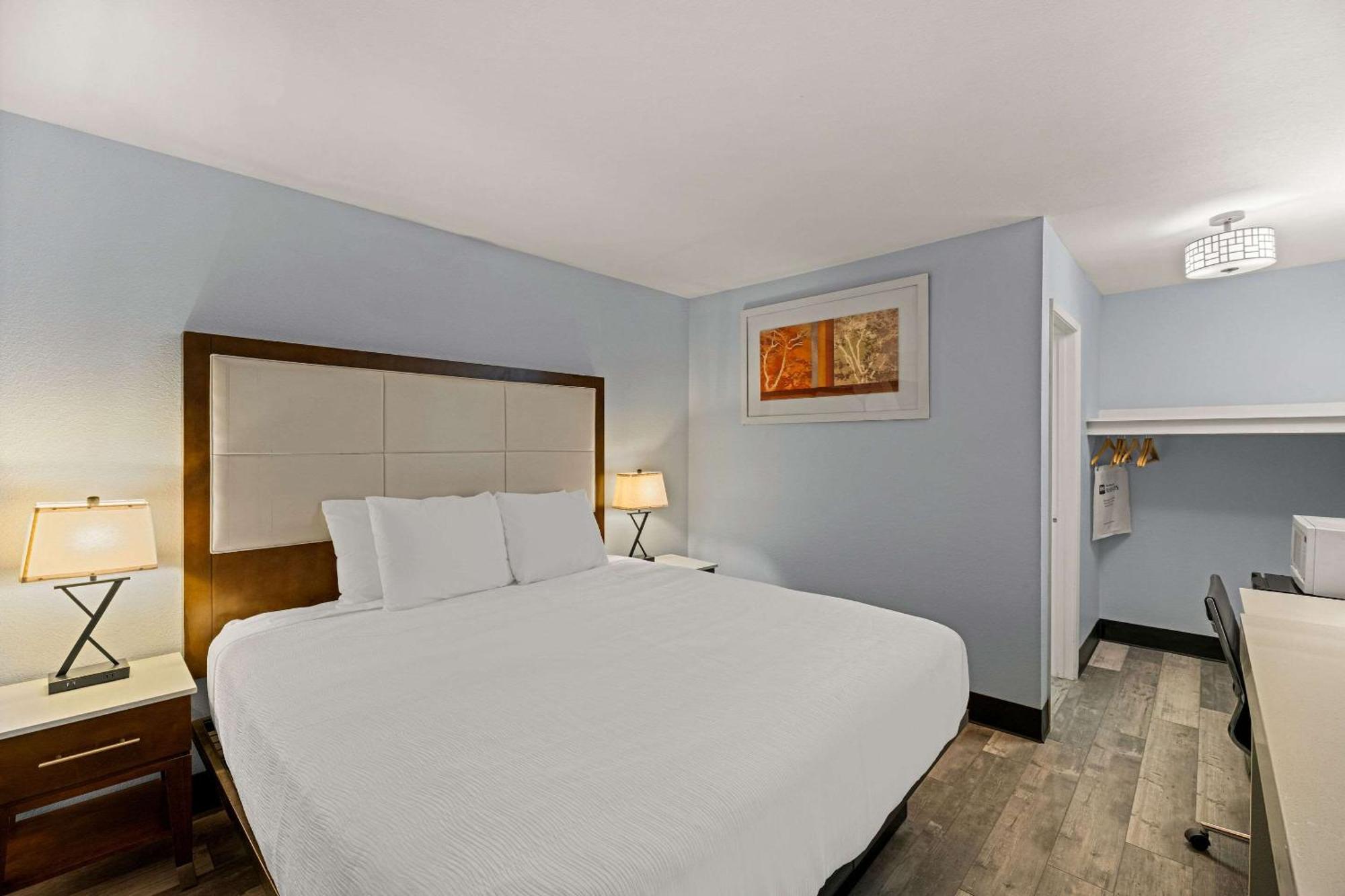 Rodeway Inn Мидланд Екстериор снимка